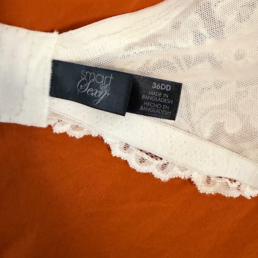 smart & sexy White and Black Lace Underwire Bras - Dual Pack - Picture 6 of 9